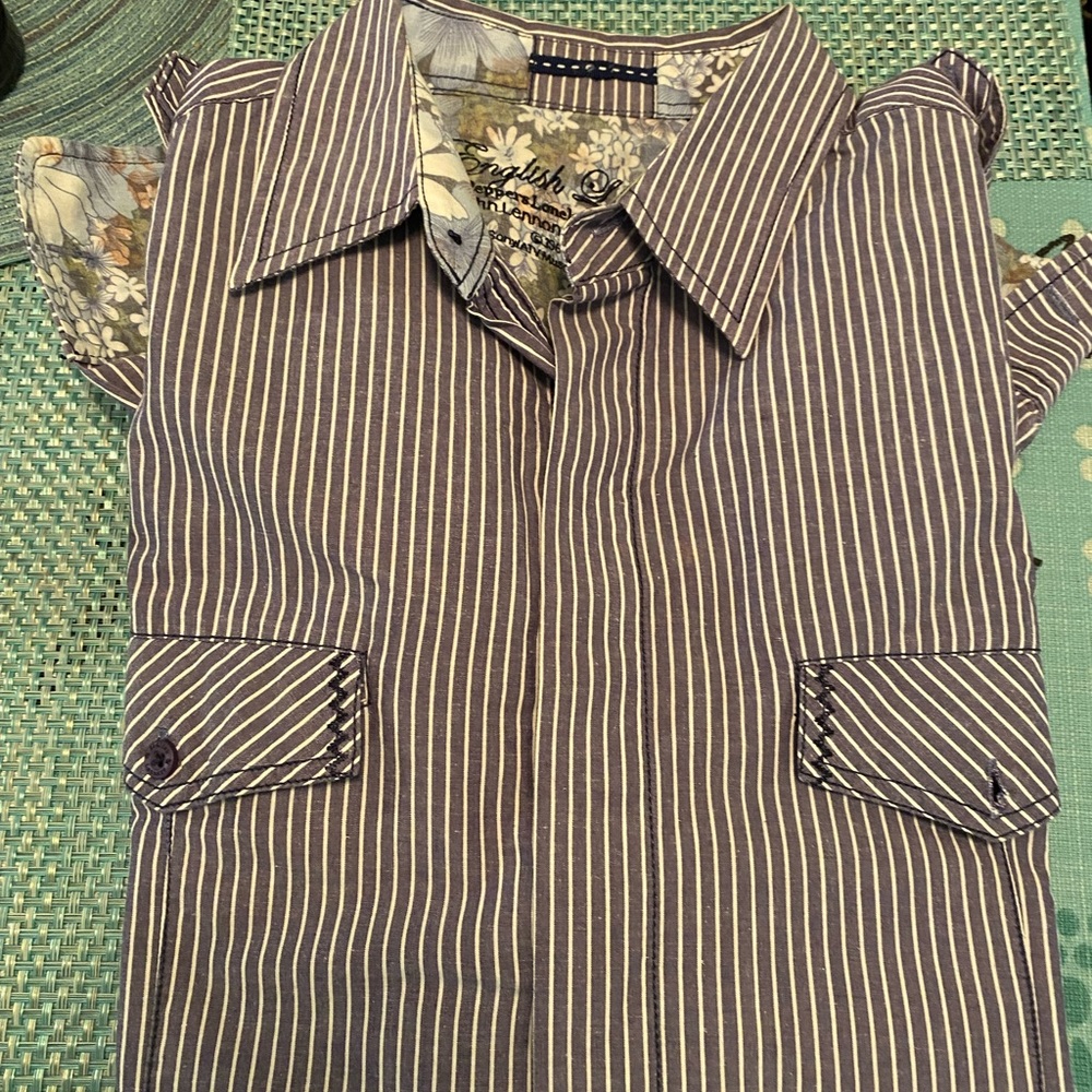 Pre owned and in very good condition : designed to celebrate The Beatles